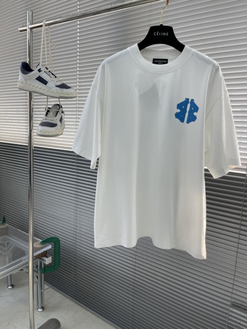 Balenciaga Thick Logo Short Sleeve T-Shirt, Oversized Cut, Unisex Style 1 Balenciaga Thick Logo Short Sleeve T-Shirt, Oversized Cut, Unisex Style