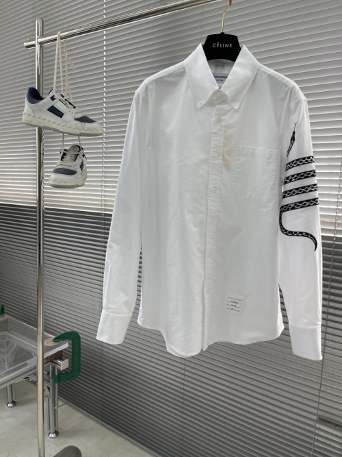 Snake Embroidered Button-Down Shirt, Stylish Design & Comfortable Fit 1 Snake Embroidered Button-Down Shirt, Stylish Design & Comfortable Fit