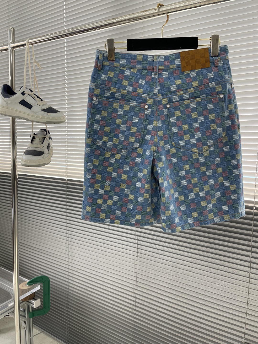 Louis Vuitton 25SS Damier Pattern Shorts - Summer Trend 3 cmp i1744024383946 3026 0 8