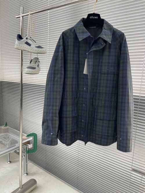 Balenciaga Plaid Overshirt Jacket, Relaxed Fit, Unisex Style 1 Balenciaga Plaid Overshirt Jacket, Relaxed Fit, Unisex Style
