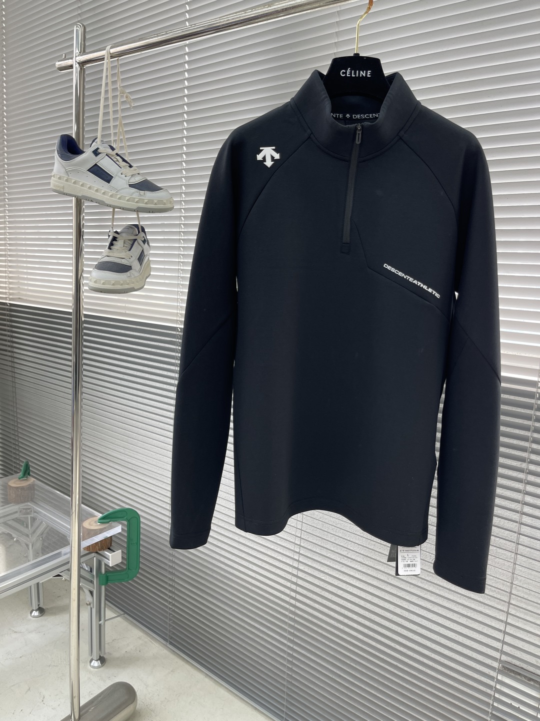 Descente Men's Training Half-Zip Long Sleeve Knit Shirt - Lightweight 1 cmp i1744025129651 4695 0 5