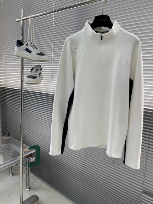 Descente Training Half-Zip Long Sleeve Top - Performance & Style Combined 1 Descente Training Half-Zip Long Sleeve Top - Performance & Style Combined