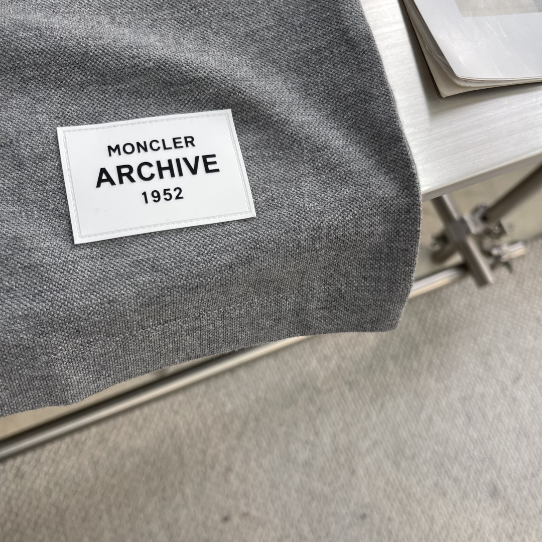 

-mon  archive纪念款三色翻领
2025 春夏新品系列
经典的夏季玛雅maya giubb