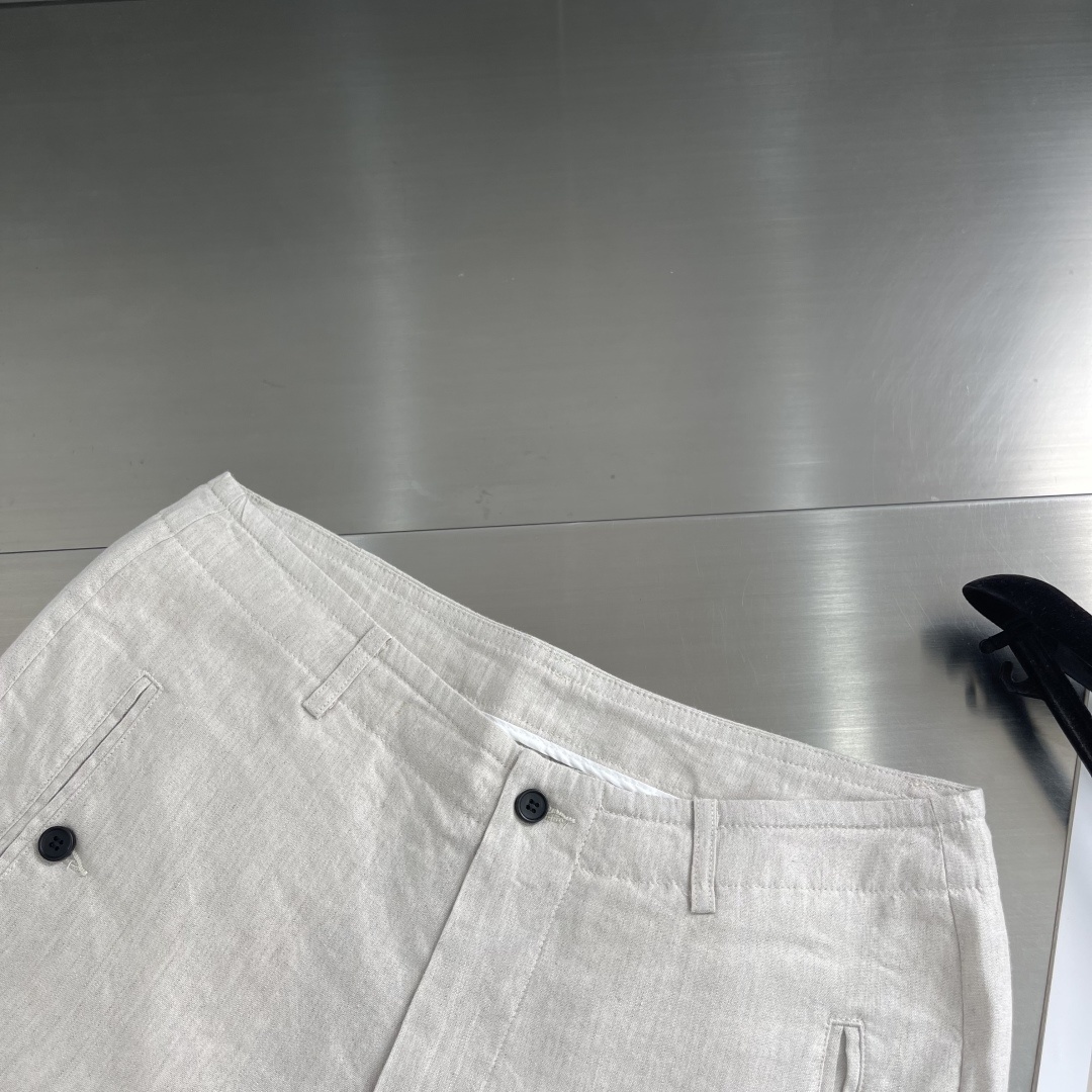 -Loro Piana 2025ss春夏新款商务休闲裤,非常有品味一款轻商务系列………………
是有品