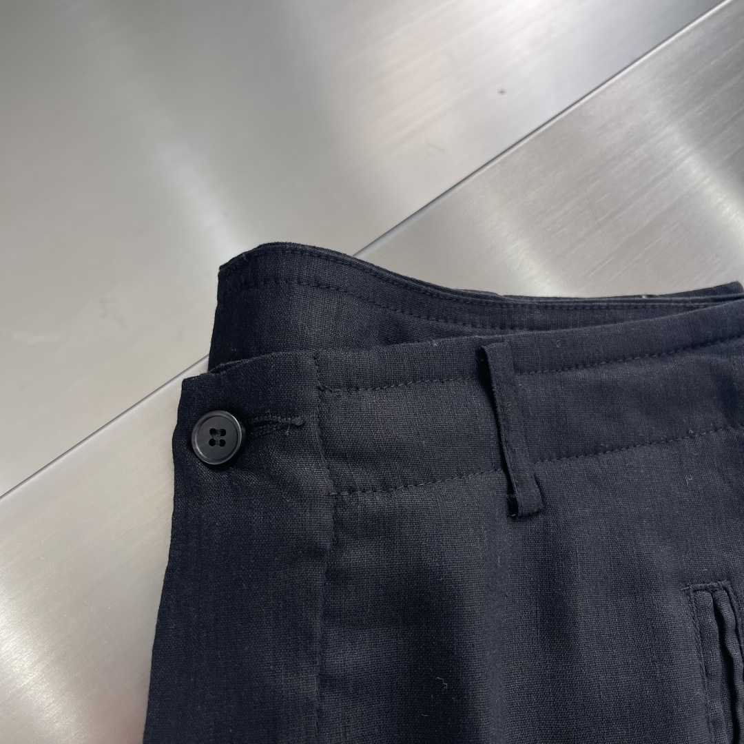-Loro Piana 2025ss春夏新款商务休闲裤,非常有品味一款轻商务系列………………
是有品