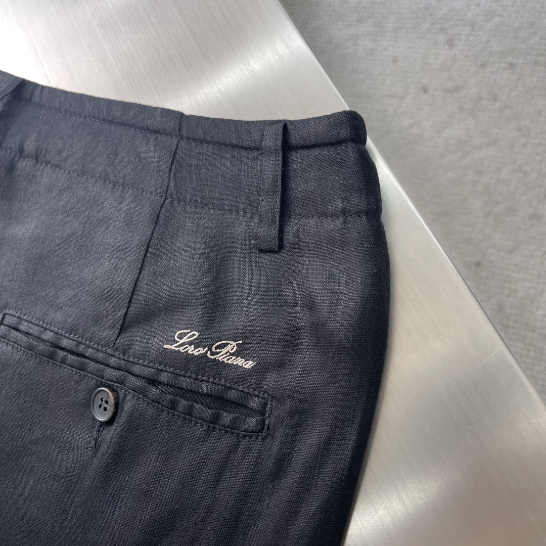 -Loro Piana 2025ss春夏新款商务休闲裤,非常有品味一款轻商务系列………………
是有品