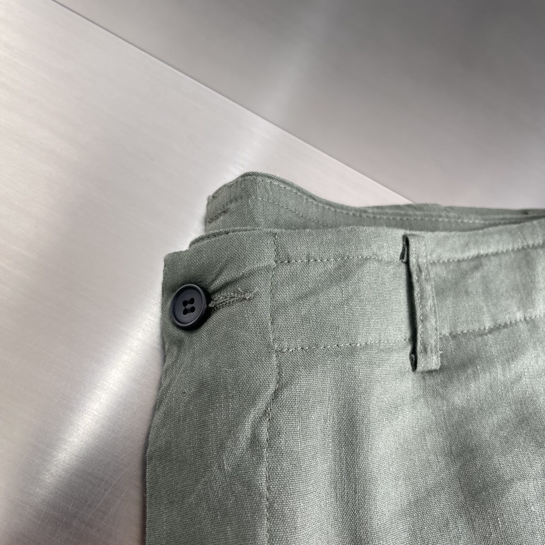 -Loro Piana 2025ss春夏新款商务休闲裤,非常有品味一款轻商务系列………………
是有品