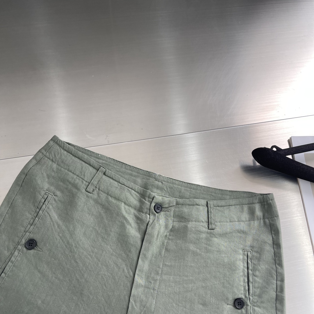 -Loro Piana 2025ss春夏新款商务休闲裤,非常有品味一款轻商务系列………………
是有品