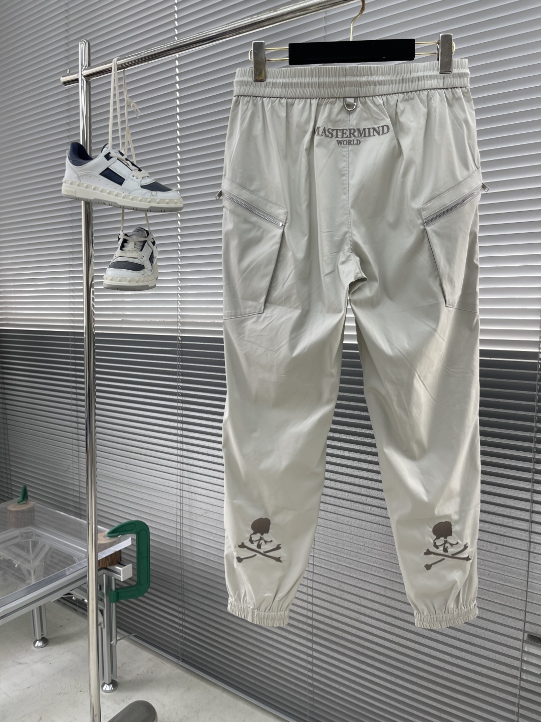 Celine 2025 Spring/Summer Men's Joggers with Drawstring and Zipper Pockets 2 cmp i1744109542589 7163 0 8