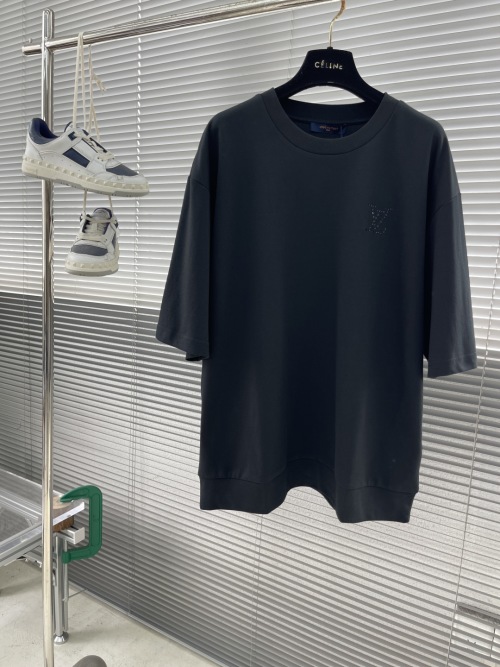 Louis Vuitton 25SS Embellished Knit Short Sleeve Top - Relaxed Fit 1 Louis Vuitton 25SS Embellished Knit Short Sleeve Top - Relaxed Fit