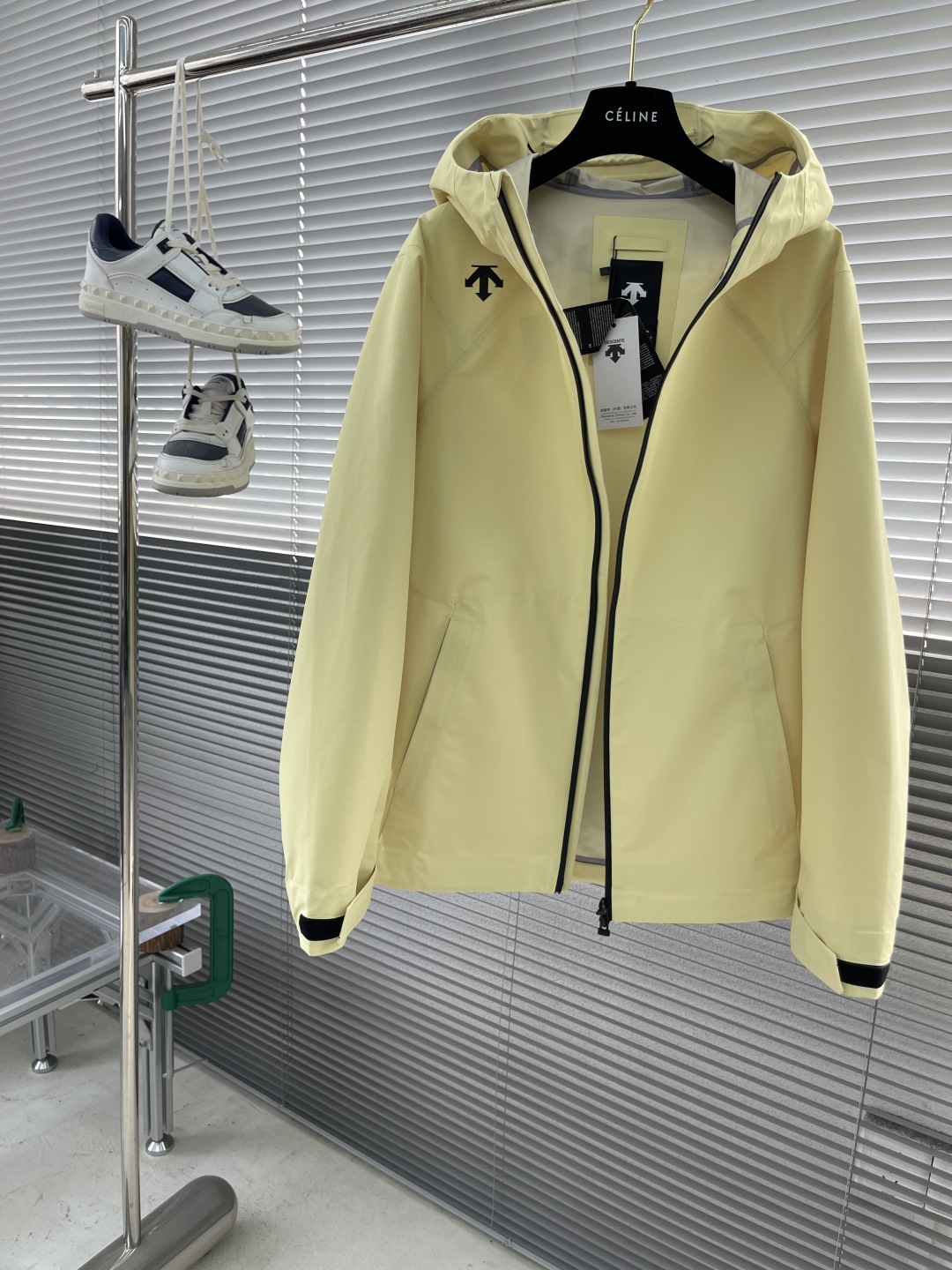 Descente Lightweight Hooded Jacket - City Casual Sportswear - Available in M-3XL 2 cmp i1744112926399 6089 0 6