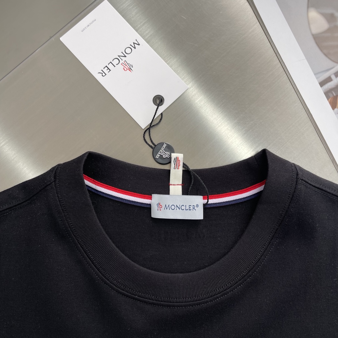 Moncler Men's Shadow Logo Crewneck T-Shirt - Premium Quality & Comfort 4 cmp i1744196106961 1174 0 0