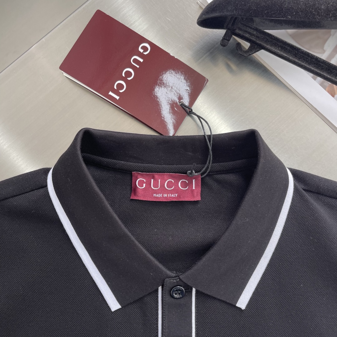 Gucci Men's Black Polo Shirt with Contrast Trim - Stylish & Comfortable 3 cmp i1744196302613 1725 0 0
