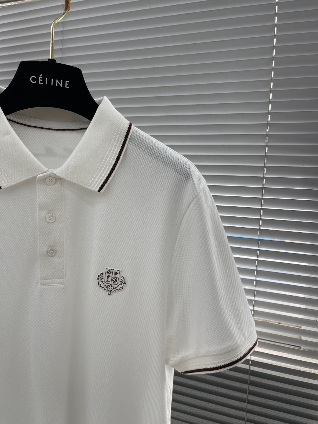 

-Loro Piana  2025春夏新品 春夏新款进口透气莱赛尔翻领撞色POLO衫
奢华贵气的质感