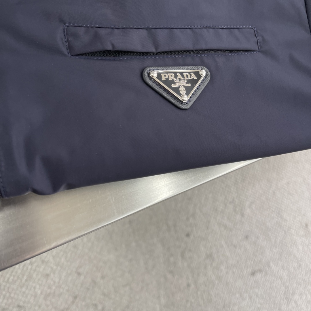 Prada Spring 2025 Men's Hooded Jacket - Comfortable, Stylish, and High-Quality 4 cmp i1744278584217 6134 0 1