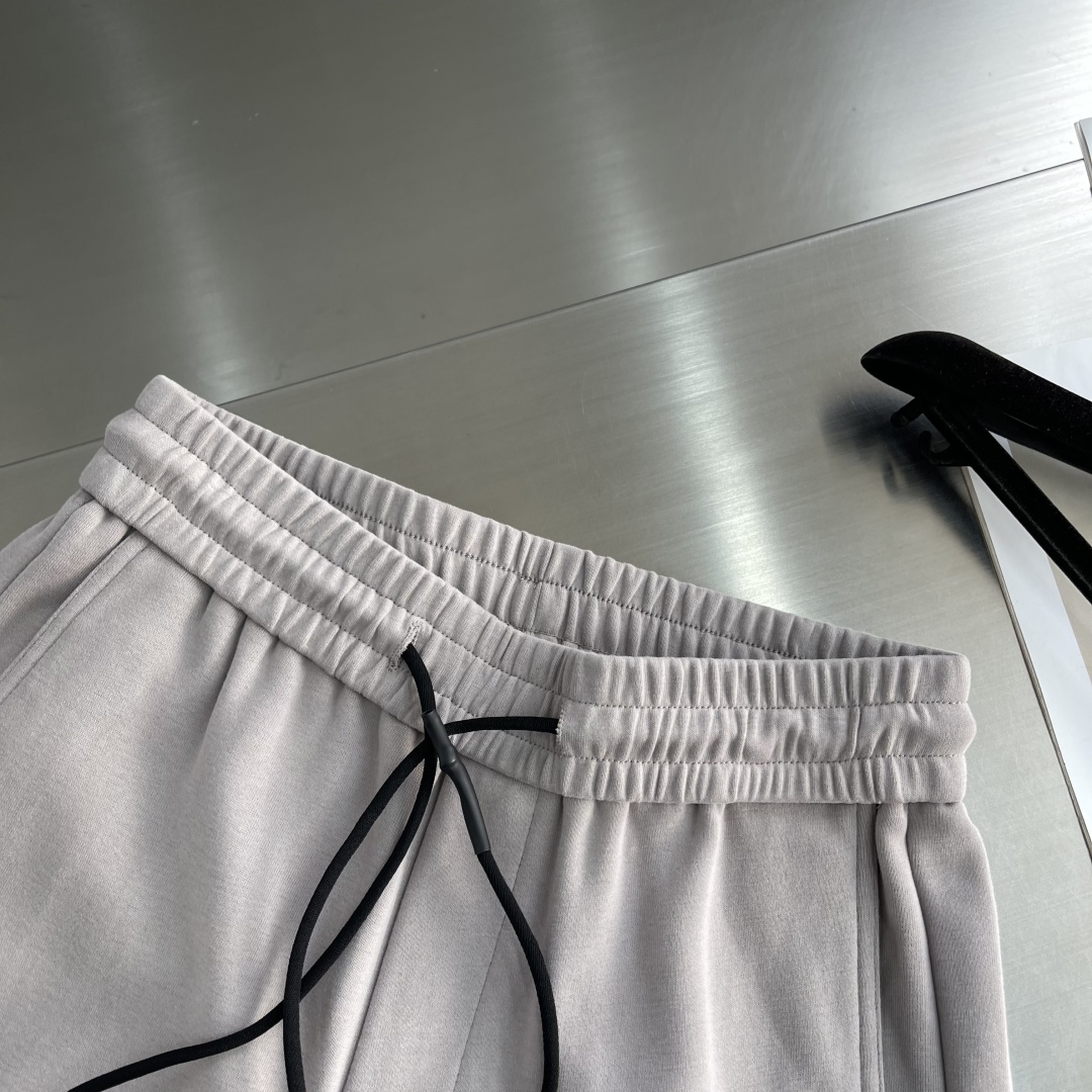 Y-3 Yohji Yamamoto Spring/Summer 2025 Casual Sweatpants with Brand Accents 5 cmp i1744278797196 9536 0 2