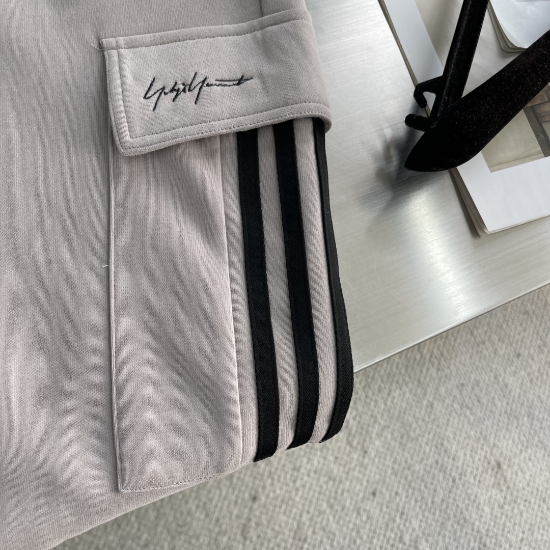 Y-3 Yohji Yamamoto Spring/Summer 2025 Casual Sweatpants with Brand Accents 7 cmp i1744278797200 2767 0 4