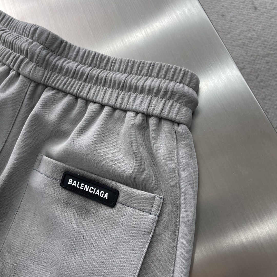 Balenciaga 2025 Distressed Logo Print Sweatpants | Comfortable & Stylish 3 cmp i1744279020771 3182 0 0