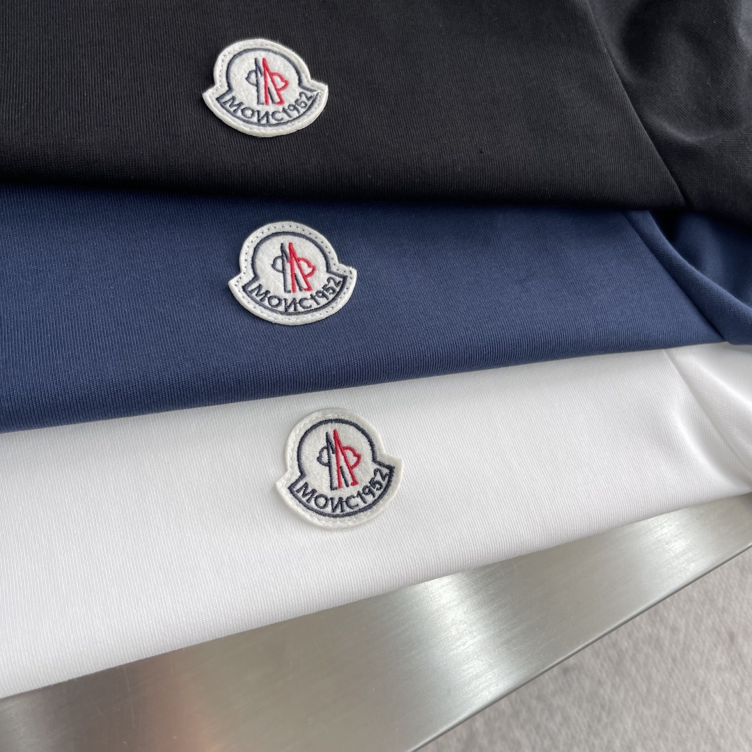 Moncler Classic Fit Short Sleeve T-Shirt | Soft Cotton, Embroidered Logo 4 cmp i1744437703670 3327 0 1