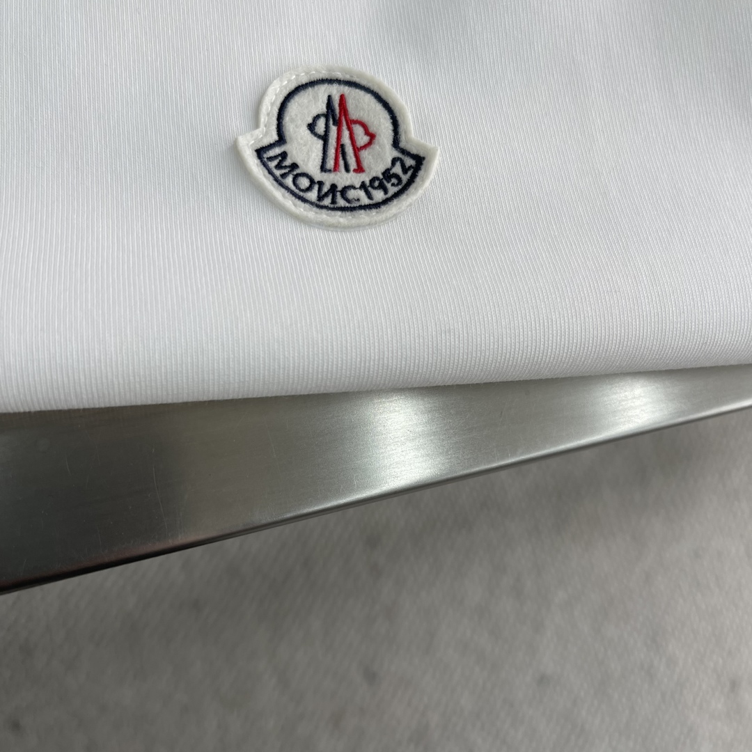 Moncler Classic Fit Short Sleeve T-Shirt | Soft Cotton, Embroidered Logo 5 cmp i1744437728245 8407 0 2