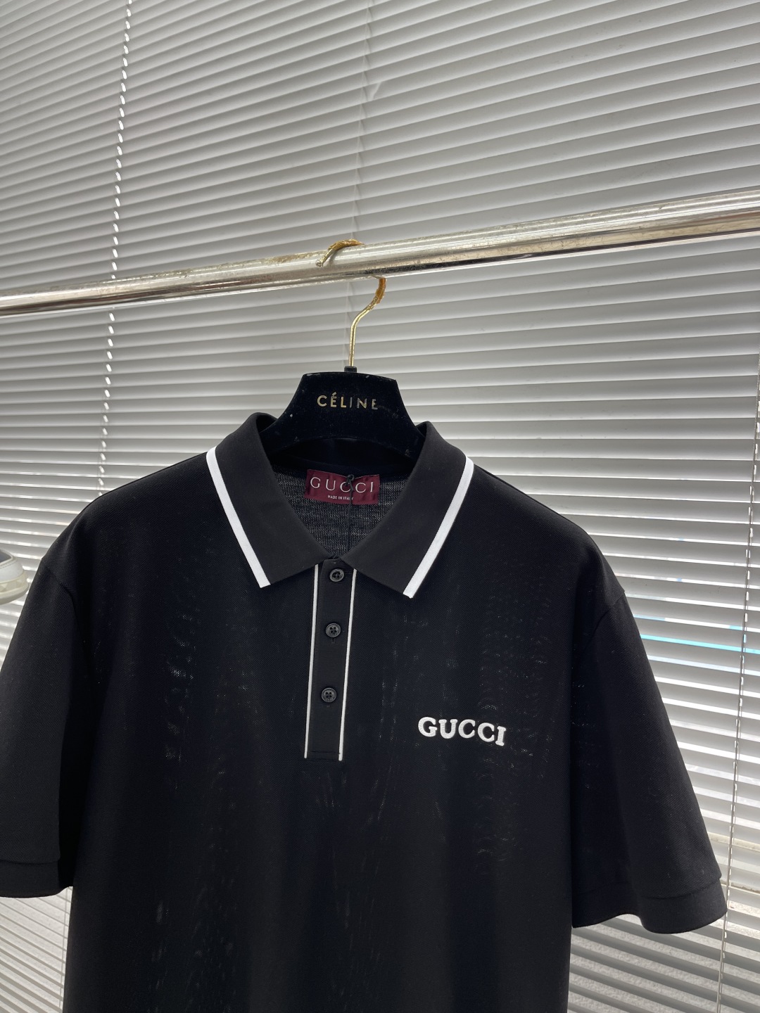 Gucci Men's Black Polo Shirt with Contrast Trim - Stylish & Comfortable 2 cmp i1744536161278 5866 0 6