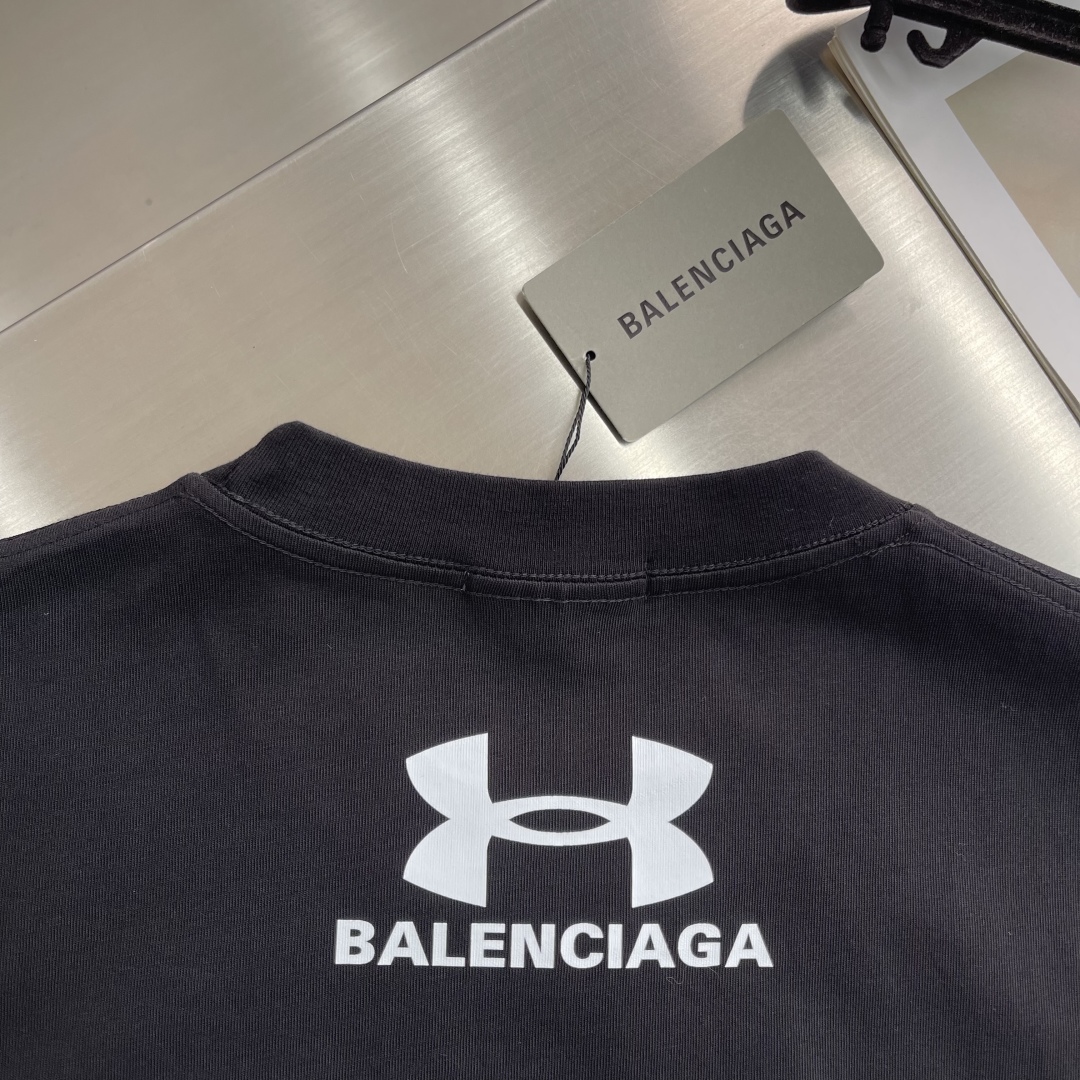 Balenciaga X Under Armour Black Cotton Blend Logo T-Shirt Unisex 7 cmp i1744537875607 1779 0 4