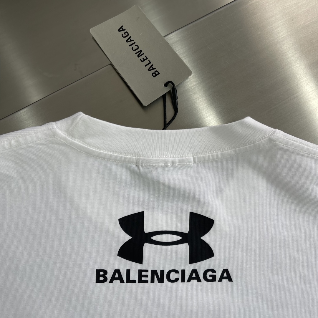 Balenciaga X Under Armour White Cotton Blend Logo T-Shirt Unisex 7 cmp i1744537895665 7330 0 4