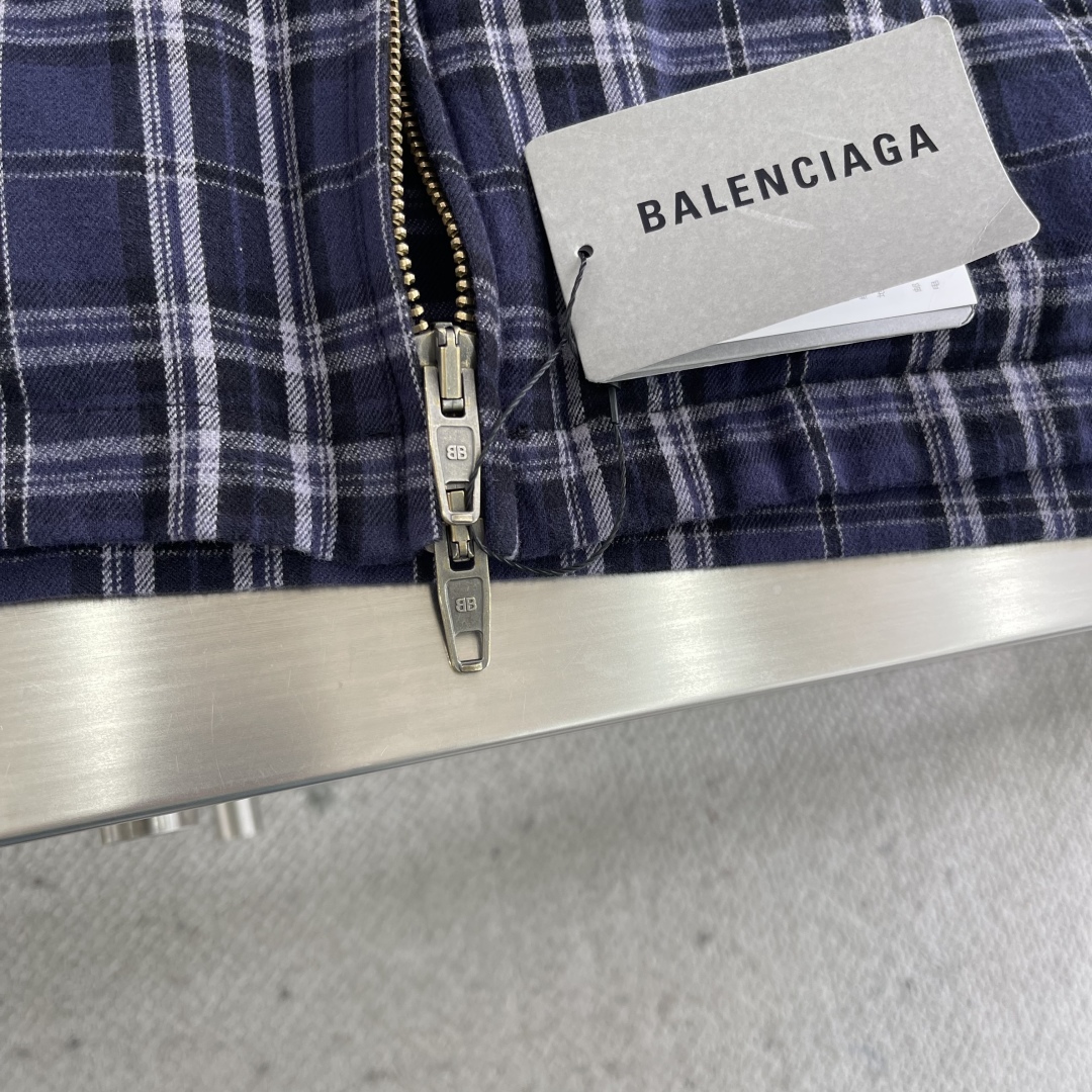 Balenciaga 2025 Plaid Zip-Up Hoodie - High-End Streetwear 6 cmp i1744627802141 435 0 3