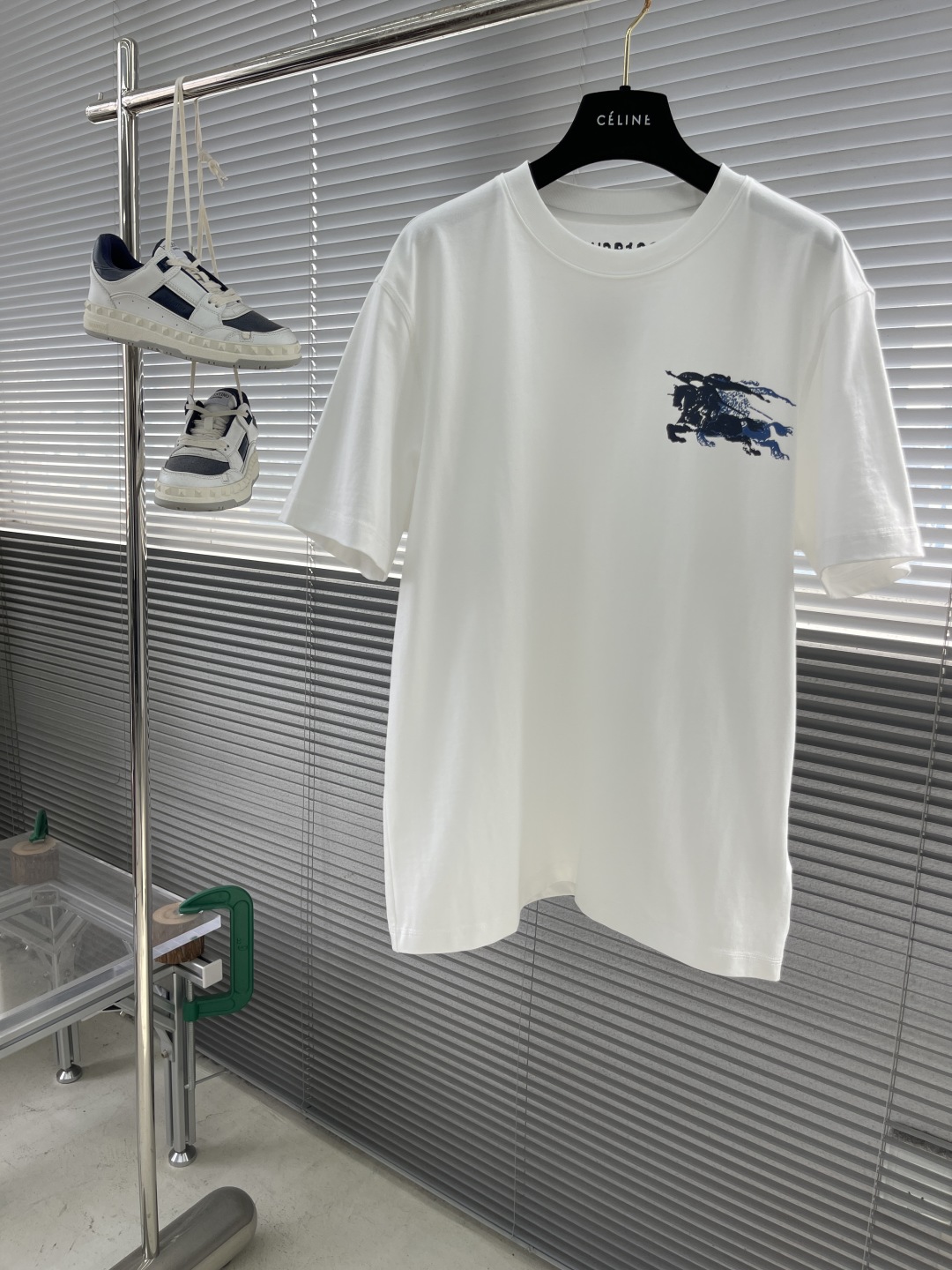 Burberry 2025 Spring/Summer Short Sleeve T-Shirt with Burnout Logo Design 1 cmp i1744631405759 1293 0 5