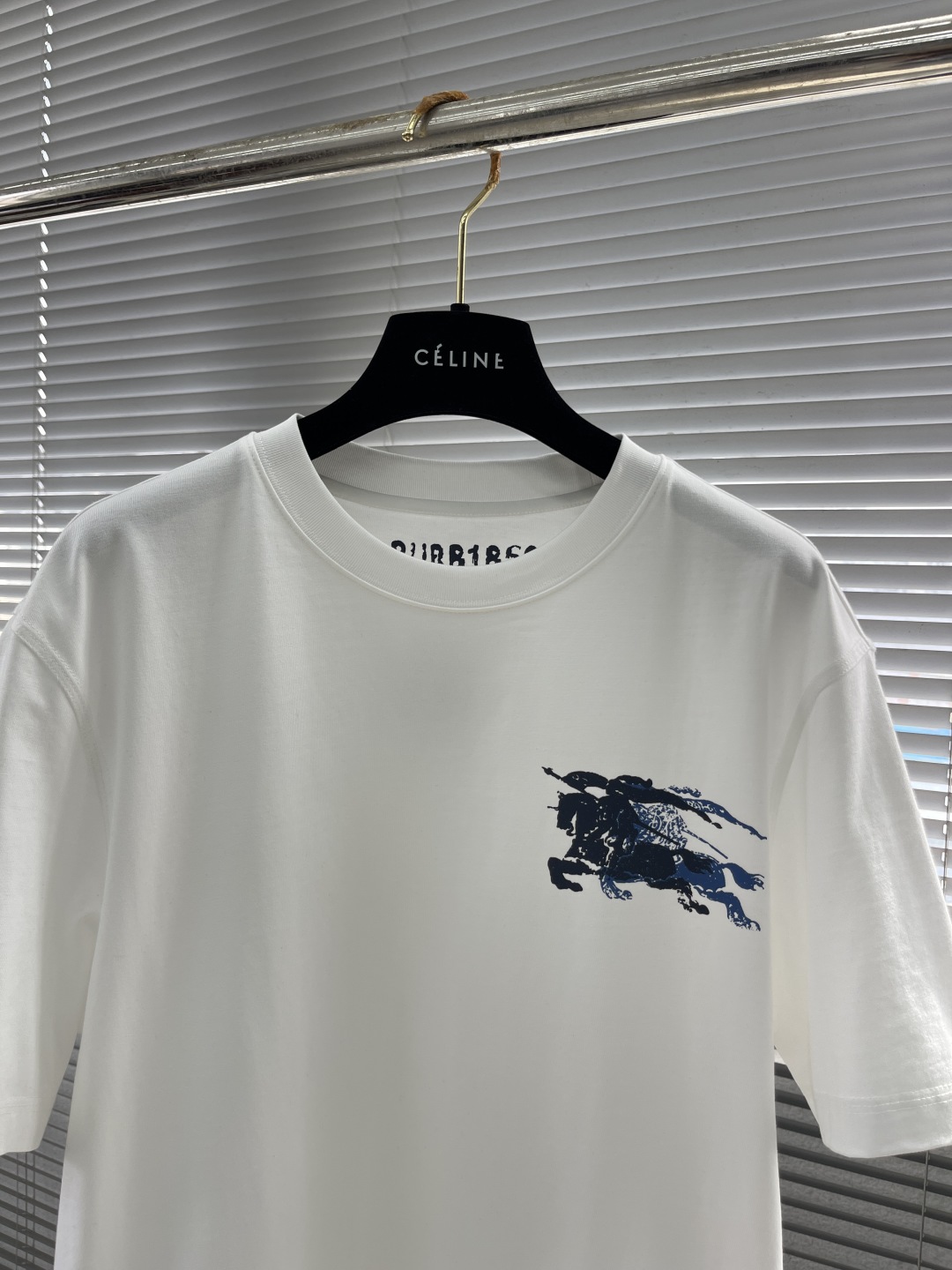 Burberry 2025 Spring/Summer Short Sleeve T-Shirt with Burnout Logo Design 2 cmp i1744631405772 3662 0 6