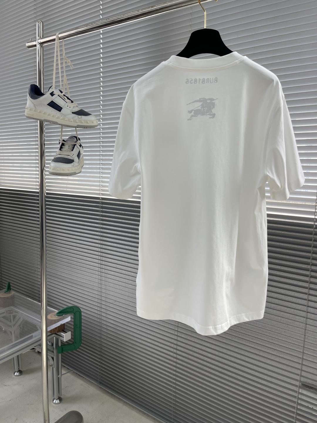 Burberry 2025 Spring/Summer Short Sleeve T-Shirt with Burnout Logo Design 8 cmp i1744631405777 1254 0 7