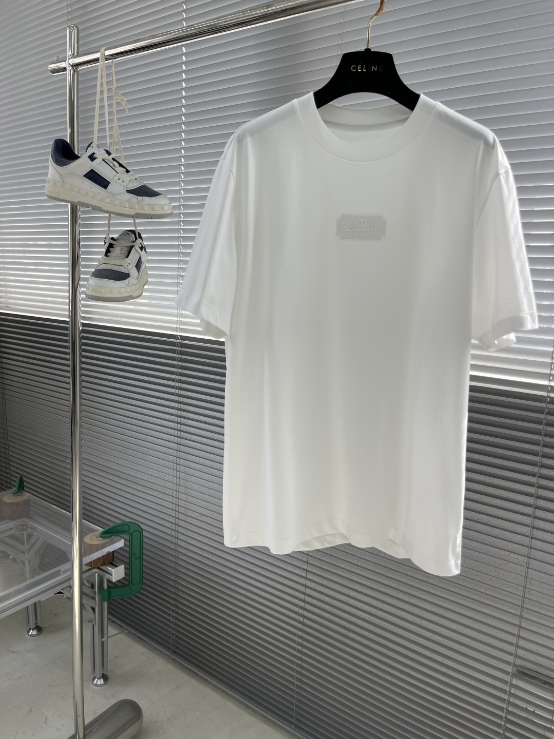 Dior 2025 Spring/Summer White Cotton Crewneck T-Shirt with Embossed Logo