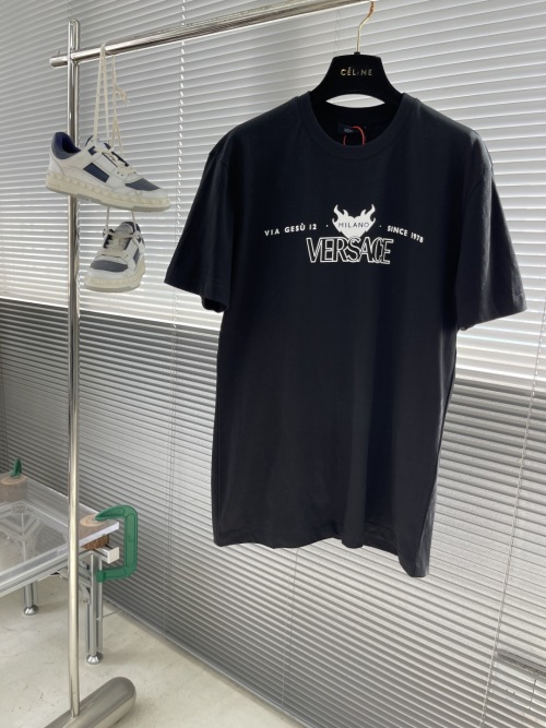 Versace Milano 1978 Logo Print Short Sleeve T-Shirt, Black, Cotton 1 Versace Milano 1978 Logo Print Short Sleeve T-Shirt, Black, Cotton