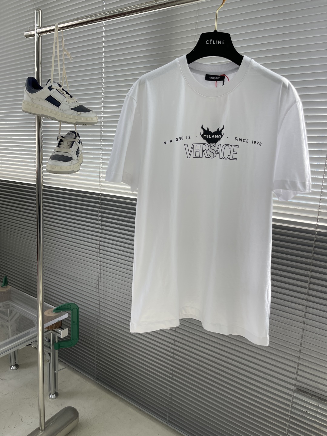 Versace White Cotton T-Shirt with Logo Print - Modern and Comfortable 1 cmp i1744634505299 1091 0 5