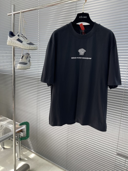 Versace Medusa Milano Embroidered Silk Cotton Short Sleeve T-Shirt 1 Versace Medusa Milano Embroidered Silk Cotton Short Sleeve T-Shirt