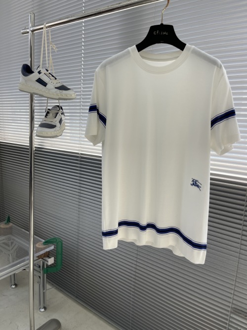 Burberry White Logo T-Shirt,Round Neck Short Sleeve Tee, Luxury and Fashion 1 Burberry White Logo T-Shirt,Round Neck Short Sleeve Tee, Luxury and Fashion