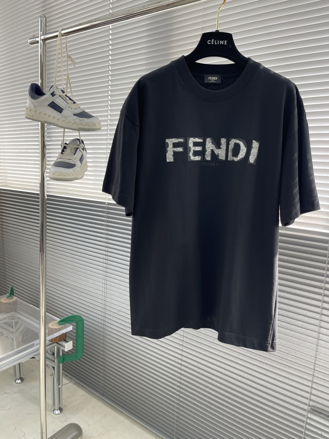 -FEND   2025最新拉丝印花T恤 拉丝字母 高级感满满  双层螺纹...