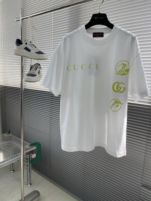 Gucci 2025 New Fluorescent Green Logo T-Shirt, Unisex Cotton Tee 1 Gucci 2025 New Fluorescent Green Logo T-Shirt, Unisex Cotton Tee