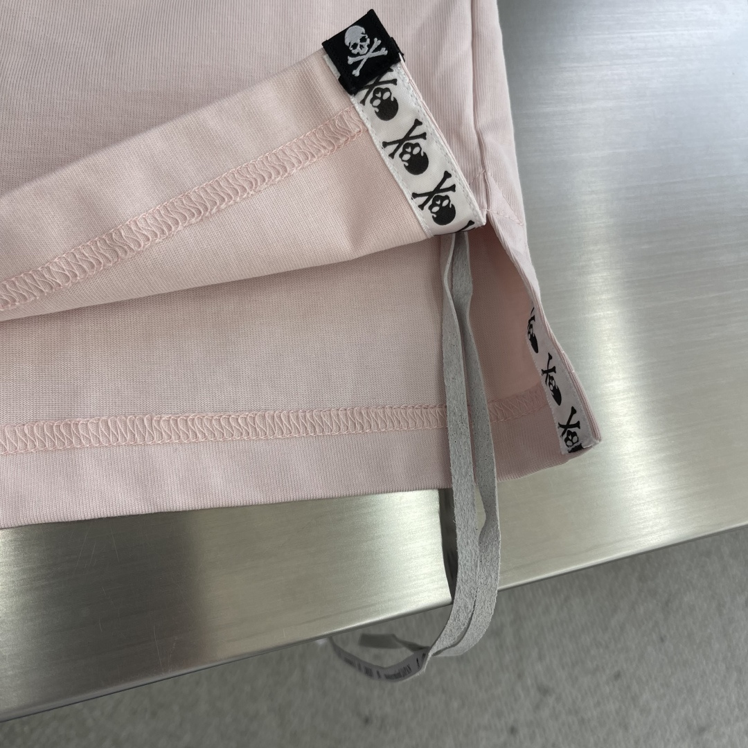 Mastermind JAPAN Pink Cotton T-Shirt with Skull Print, Spring/Summer 2025 6 cmp i1744719528725 4140 0 3