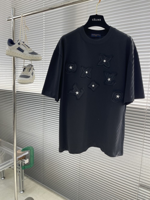 Louis Vuitton Men's 2025 Crew Neck Short Sleeve T-Shirt with Logo Patches 1 Louis Vuitton Men's 2025 Crew Neck Short Sleeve T-Shirt with Logo Patches