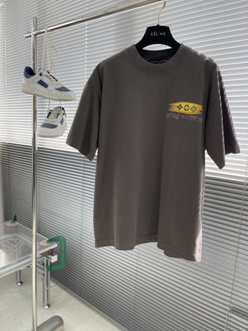 Louis Vuitton 25SS Hand-Painted Graffiti Print Short Sleeve T-Shirt 1 Louis Vuitton 25SS Hand-Painted Graffiti Print Short Sleeve T-Shirt