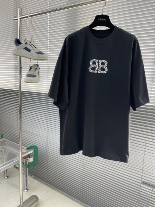 Balenciaga Rhinestone Logo T-Shirt - Spring/Summer 2025 Collection 1 Balenciaga Rhinestone Logo T-Shirt - Spring/Summer 2025 Collection