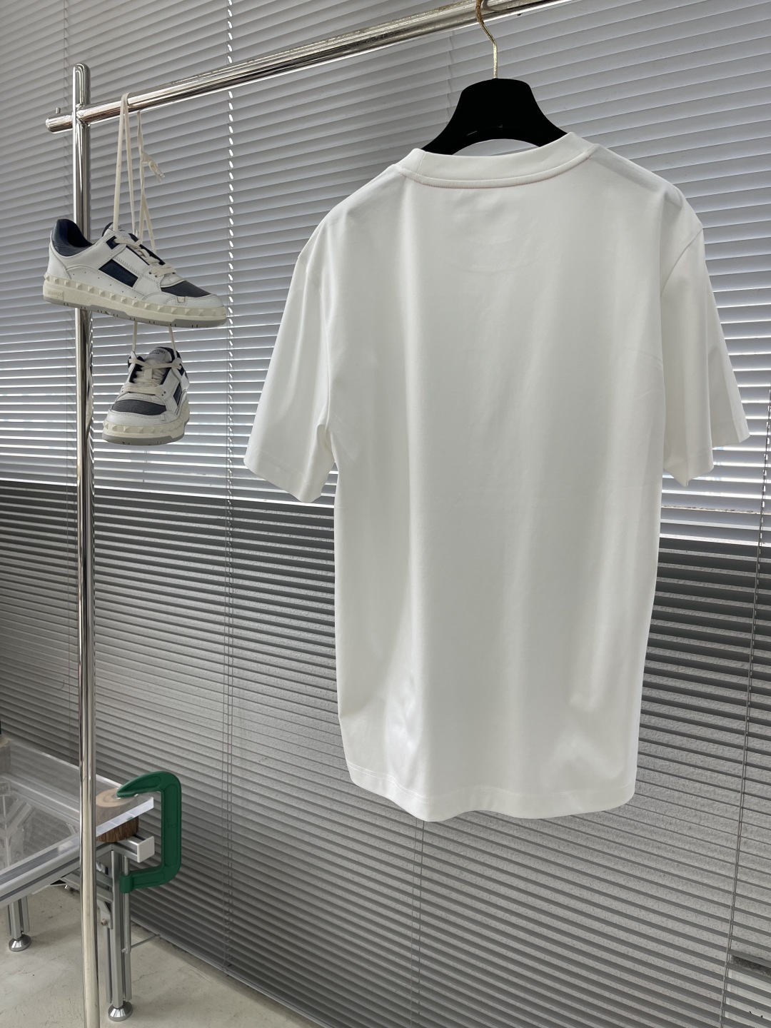 Men's Hermes T-Shirt Short Sleeve Crew Neck Washed Leather Logo Silk Cotton 8 cmp i1744799443356 4827 0 7