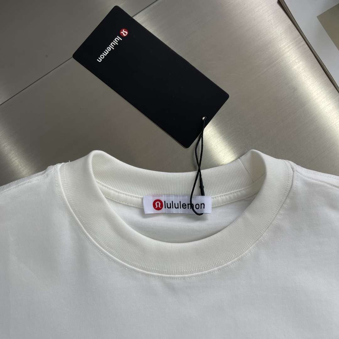 Lululemon Short Sleeve T-Shirt Reflective Logo Print Unisex Tee 4 cmp i1744801595157 973 0 0
