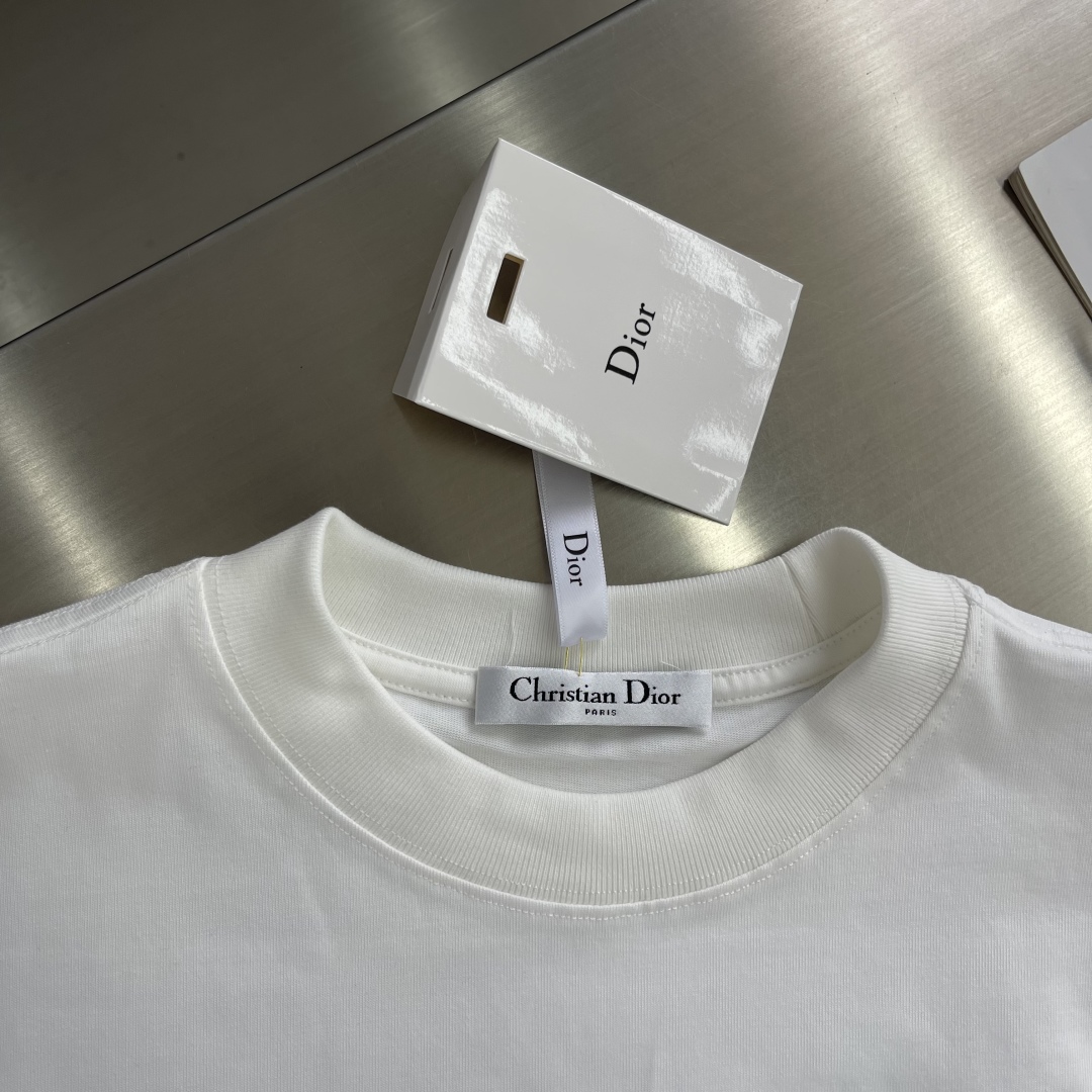 Dior Men's White Cotton T-Shirt with Signature CD Logo - Casual & Stylish 3 cmp i1744801688308 6468 0 0