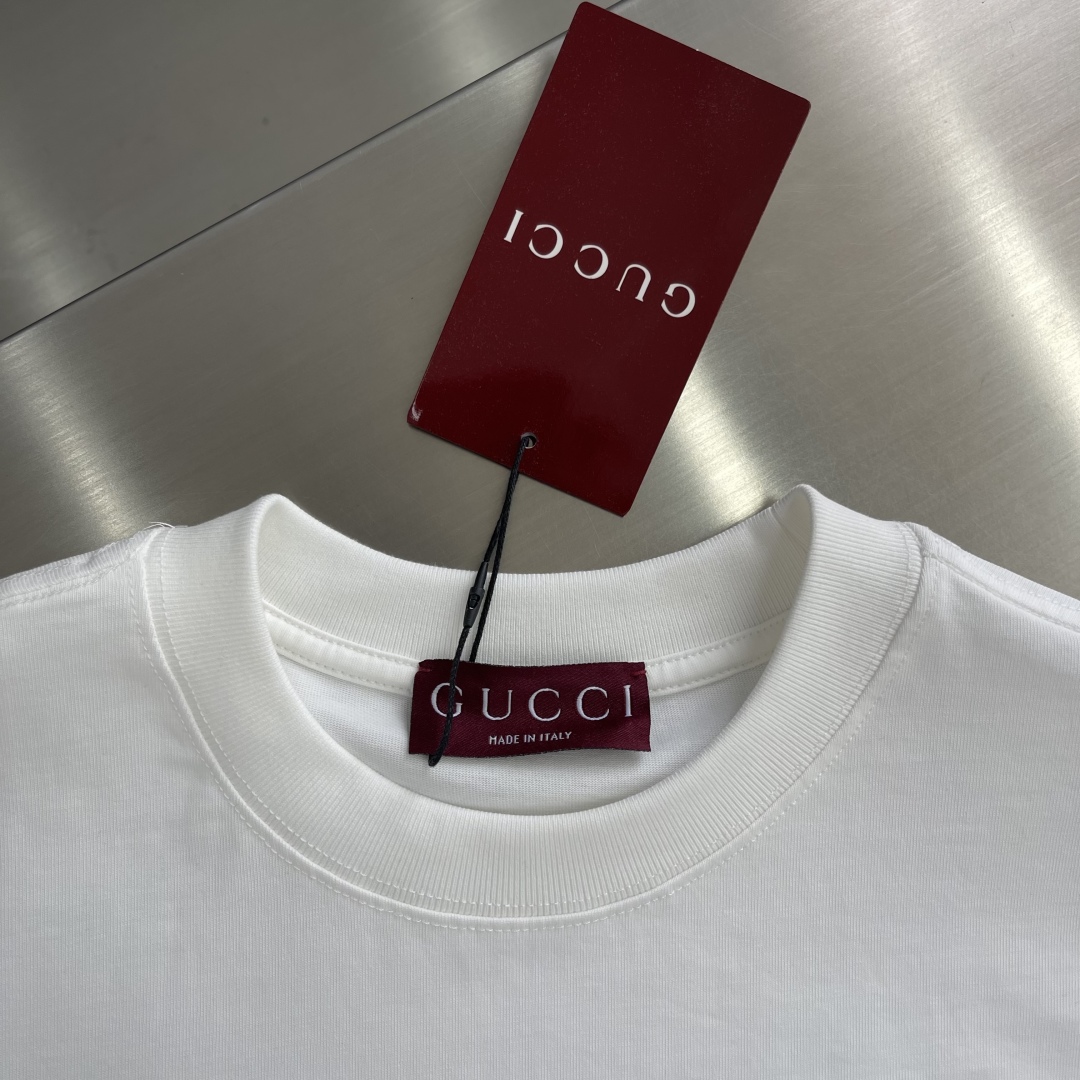 Gucci Men's White Cotton Jersey T-Shirt with Pixelated Logo Graphic Print 3 cmp i1744801721293 6210 0 0