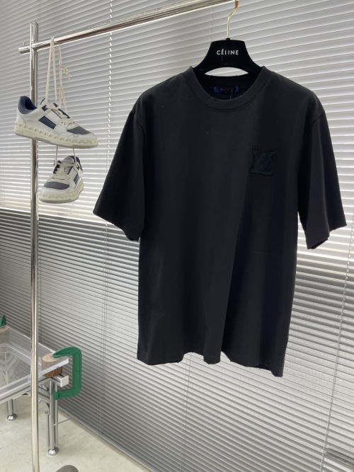 Louis Vuitton Men's Black Cotton T-Shirt with Appliqué Logo - Short Sleeve 1 Louis Vuitton Men's Black Cotton T-Shirt with Appliqué Logo - Short Sleeve