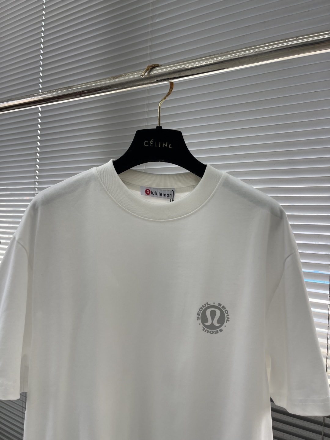 Lululemon Short Sleeve T-Shirt Reflective Logo Print Unisex Tee 3 cmp i1744807613002 6172 0 6