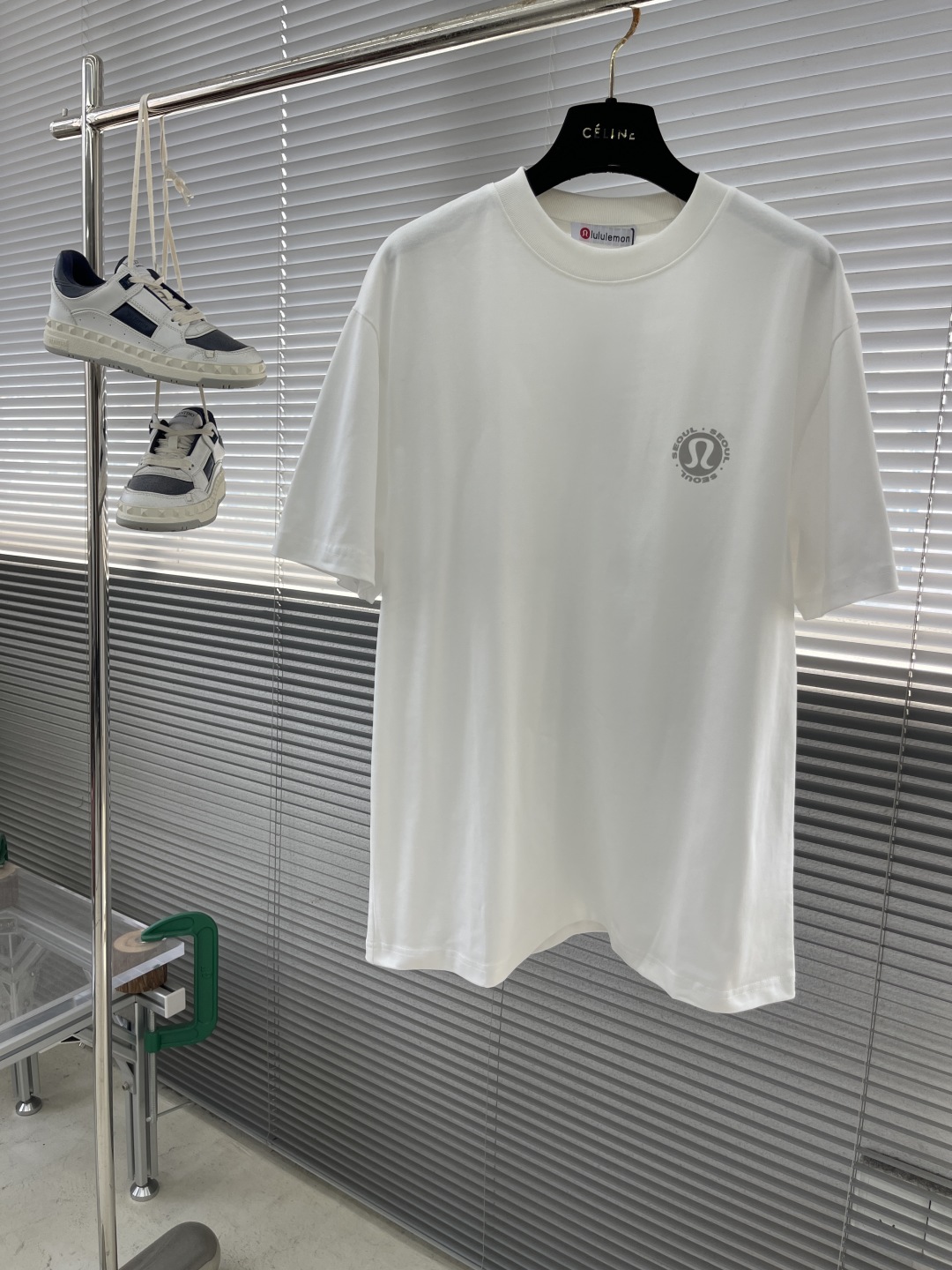 Lululemon Short Sleeve T-Shirt Reflective Logo Print Unisex Tee 1 cmp i1744807613032 9260 0 5