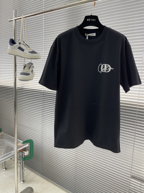 Dior Graffiti Logo T-Shirt,Cotton Crew Neck Tee for Men and Women 1 Dior Graffiti Logo T-Shirt,Cotton Crew Neck Tee for Men and Women
